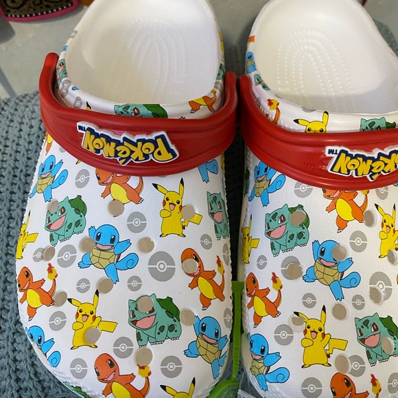 Pokémon Crocs - Picture 3 of 11